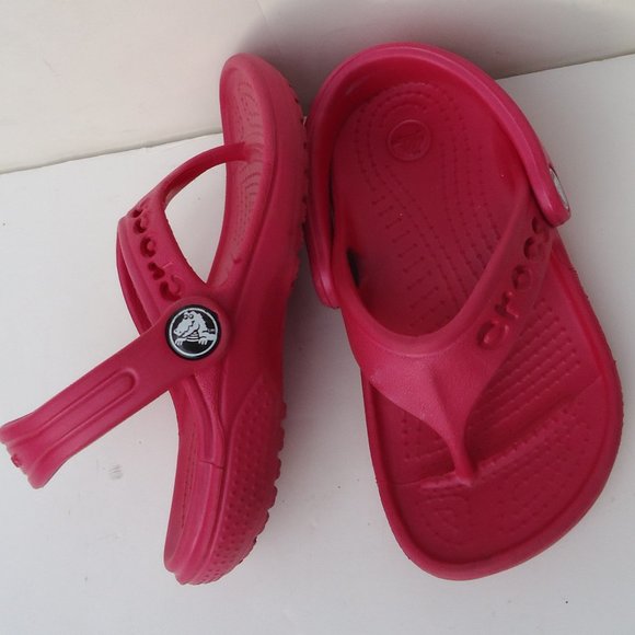 SIZE 6-7. CROCS Baya red thong sandals. - Picture 1 of 16